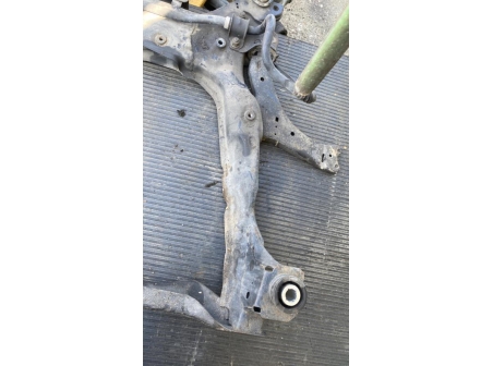 105655268-3c210ab3-a6db-4169-9a10-219363220eff-Piece-Berceau-avant-1863638-FORD-8cd8fb03a4cea7071a6893aee1e30cf855651d1518a3f87d4d2dfde0daa01398_m.jpg