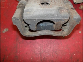 105655288-da62e3c2-2657-4c66-b3ab-5c1ba210dcac-Piece-105655288-Etrier-arriere-gauche-1738988-FORD-MONDEO-3-Essence-99c746b29a46bce7d9d3cc0dee6e6899fe81abaf22d5072b095e5cb440bcbe9f_m.JPG 2