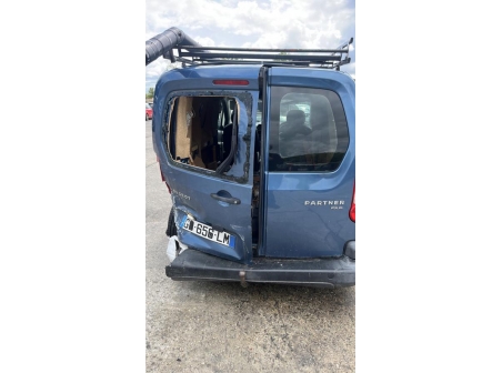 Vehicule-PEUGEOT-PARTNER%20-2010-6c0906b2884491147b478367f7207e0dbefc8f38b9ec87bfc06f3c15ca55f1e0_m.jpg