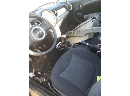 Vehicule-MINI-MINI%202%20R56%20PHASE%201-2008-9644e0ba778d47a2f9378a1c0c0e1dabe166641a101d2942d5770e5595ddacd5_m.jpg