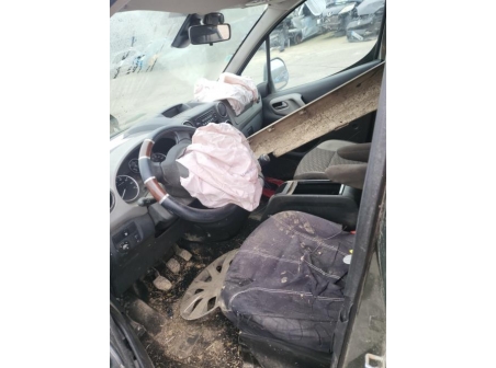Vehicule-PEUGEOT-PARTNER%202%20PHASE%201-2010-e8bedd9abe7ef41807f4df4b1758770674a8d2a413b0a6eff8799b3988055729_m.jpg
