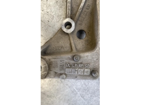 110121640-6e187a6a-f419-4582-b16b-0207feb4f742-Piece-Triangle-avant-droit-VOLKSWAGEN-e9c32f3078beb7cde38d37718ddcbd62b655a4225be1d12fe961b214fe587a5d_m.jpg 2