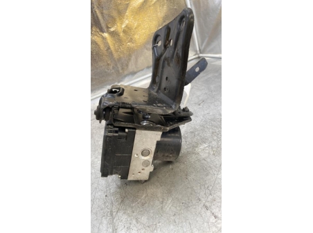 109591430-77954eed-a962-449f-8203-3c57fe534235-Piece-Bloc-ABS-freins-anti-blocage-VOLKSWAGEN-f0a7ca5cf978494d7b87a12389c92831c75447005aa37f71bfcac43e07459b5f_m.jpg
