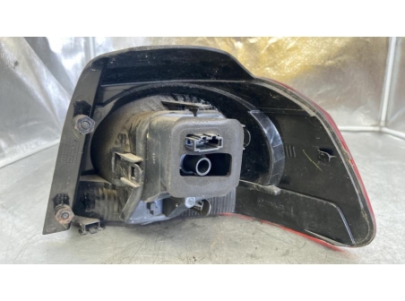 109590431-ba2a381b-3f88-4d2d-9a70-b58bd28caf8c-Piece-Feu-arriere-principal-gauche-feux-5K0945095E-VOLKSWAGEN-c455f56a1efceaab14044148659aecd19e47ae48dddb6872217a25be9075be95_m.jpg