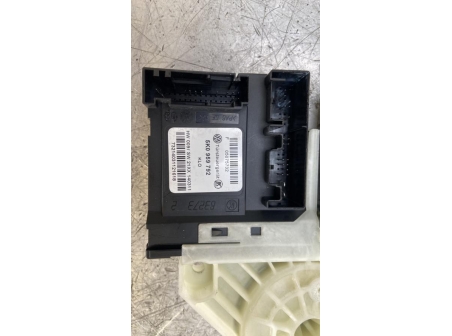 109591426-6141658d-8a76-45a9-a393-6671f02c06e8-Piece-Leve-vitre-electrique-avant-droit-VOLKSWAGEN-17c6ce5301c04d4cf6574f587743f75df5a83a5d5df2eb8b66af24794f347d23_m.jpg