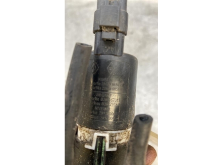 110123435-edd031d7-3a71-476b-99ad-84aa21610c76-Piece-Pompe-lave-glace-avant-RENAULT-be7ce2e3851c732ce699483dc432c940778927f850f013650e775d84ce55cc3d_m.jpg