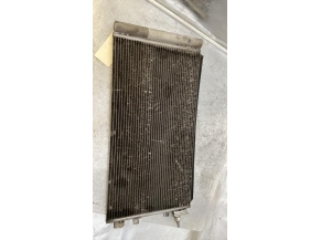 110123456-8412cb80-b0c6-422d-a649-614e472ec604-Piece-Radiateur-clim-RENAULT-fe00fd65970779c991f1907dff110d330d3d0466e6c4d0e2022652901c0c677f_m.jpg 2