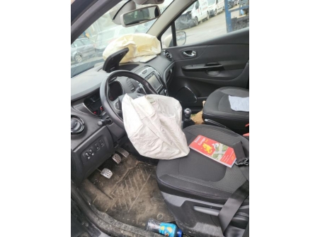Vehicule-RENAULT-CAPTUR%201%20PHASE%201-2016-65df779f19d7c0a15fe8e32c9b64e2392b8c9ae6b7a2e31e4af2204e7abfbe52_m.jpg
