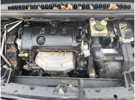 Vehicule-PEUGEOT-5008%201%20PHASE%201-2010-ce6f7fbb5e877727c4cdb9efb17d9458594827657a90e2c02263ca19f740285b_m.jpg