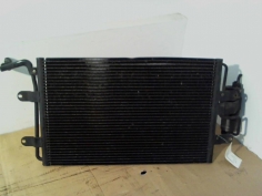 Piece-Radiateur-clim-VOLKSWAGEN-GOLF-IV-Essence-c4b1d2abcea542f173940fa41c6a457ab2431efe452f94532984d88b2553ee9c.jpg 2