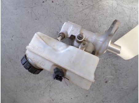 110135627-a565a7b8-321d-4ea4-9215-a17220ab086c-Piece-110135627-Maitre-cylindre-RENAULT-CAPTUR-1-PHASE-1-09i-12V-TURBO-TCE-90-d4c279cf3dc0085d250ff113c4f4f7fec52fd4cb777a4429221bd1898595067f_m.JPG