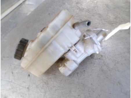 110135627-1552b2e3-39e1-4c1a-a4ba-c2e70a2749d5-Piece-110135627-Maitre-cylindre-RENAULT-CAPTUR-1-PHASE-1-09i-12V-TURBO-TCE-90-ca6e57ce5f68690a67f51c3a34e9278698df6d2465a885353c90bb2c3bf7599d_m.JPG