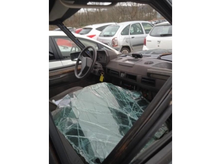 Vehicule-LAND-ROVER--1989-51b7785ea4ea6c9373367a32a14346cd951b4e11ae09de3d31807314c77bfc14_mtn.jpg