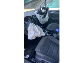 Vehicule-VOLKSWAGEN-GOLF%207%20PHASE%202-2018-e8bed40d1edb9d7dd0340857342abc9d642123d7e572a93fd218a455a89c7f67_o.jpg