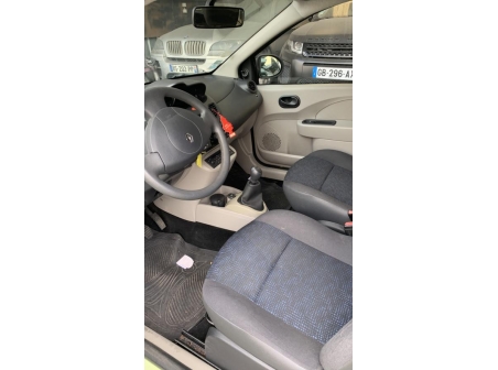 Vehicule-RENAULT-TWINGO%202%20PHASE%201-2009-4f71b1143234aa984077f15e60f7da729a6c58cfd4ada1cf59731ea7ece5bf95_m.jpg