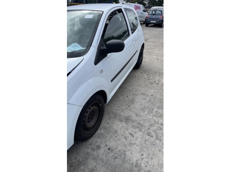 Vehicule-RENAULT-TWINGO%202%20PHASE%201-2011-701dfcde897bf102dcf5b90bbcdc3c033ad925e10edba17befbf77349fa491bb_m.jpg