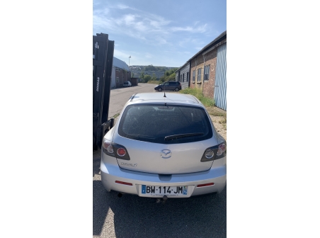 Vehicule-MAZDA-3%201%20PHASE%201-2006-b5907ee21f16f637f0032cb5207a9c89d86b0ad1d98278b53f76bb1d090b9a9d_o.jpg