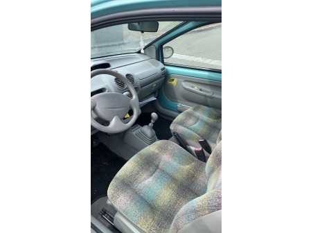 Vehicule-RENAULT-TWINGO%201%20PHASE%202-2000-2d51a689940f77156b15de2bdda3932a1b1802a777f6b695e71295f87c514751_o.jpg