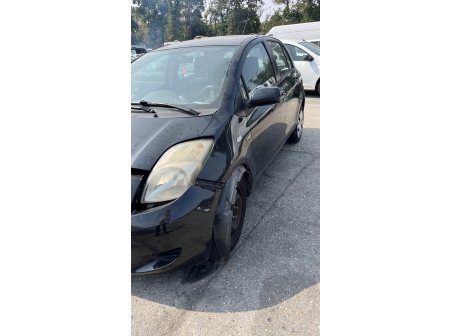 Vehicule-TOYOTA-YARIS%202%20PHASE%201-2006-0f79a737658469ac37cae13846d00c1ed945fd0f8d97f1adb56652884eca9037_o.jpg