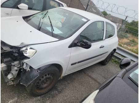 Vehicule-RENAULT-CLIO%203%20PHASE%202-2011-028ee5875d70c0b8e5b75b619635ba84951f3014153bdbf36aa1892b30f6de8a_o.jpg