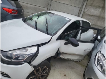 Vehicule-RENAULT-CLIO%204%20PHASE%202-2017-b57bf7c18f405c2088366c948de96698feb398a5eee12ca787b4c84d50ba9405_m.jpg