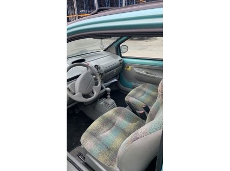 Vehicule-RENAULT-TWINGO%201%20PHASE%202-2000-586de1dac3908ac9ef59b25482b6857f61b0e02c6dfc6096a640fd352d793e4e_o.jpg