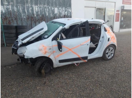 Vehicule-RENAULT-TWINGO-3-PHASE-1-1-2020-656ef9cb8006f2a0434e9754d386b3825a8c07db9f166aec0db6b09898db57ac_mtn.JPG