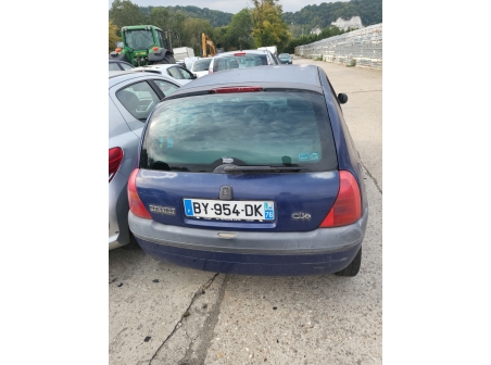 Vehicule-RENAULT-CLIO%202%20PHASE%201-2000-6231cfb47fe78030490d3d08a51355c1859666632e9242528bb8d79d02e207ca_o.jpg