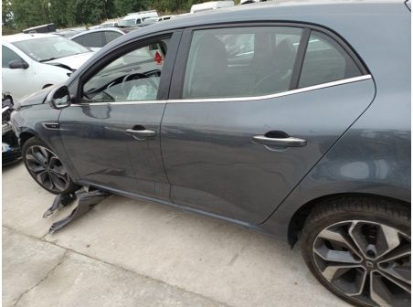 Vehicule-RENAULT-MEGANE%204%20PHASE%201-2016-f0c4f944e34e7124a89e812bd80bc856475c9e786f83f66dc98468a12a23c970_o.jpg