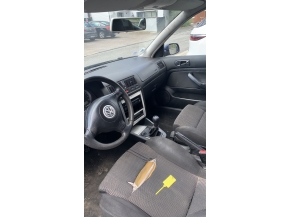 Vehicule-VOLKSWAGEN-GOLF%204-2001-b34cc178913b8f5a7a8d9f3921cc5fc29bc2f535bd2e6eb738a843dd6854d849_o.jpg