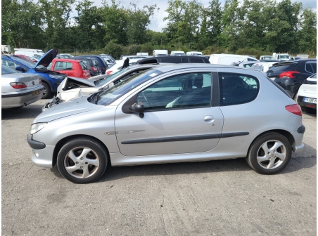 Vehicule-PEUGEOT-206%20PHASE%201-2002-c54475e3da479650f958f0b6bafa38fca3e114dc5f051e61ba31a2e5187166c9_o.jpg