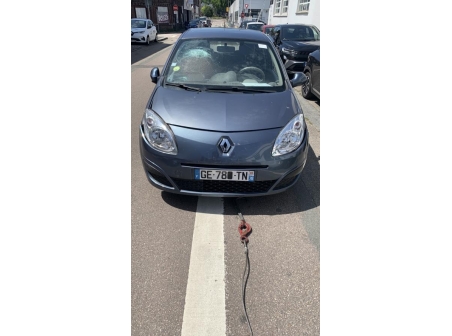 Vehicule-RENAULT-TWINGO%202%20PHASE%201-2009-0ab82487ade2c9424bdfb4a859907e2a4ec9308f14a1ab2e1d87f37b3d4ba442_m.jpg