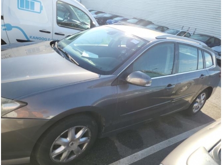Vehicule-RENAULT-LAGUNA%203%20PHASE%201%20BREAK-2010-41febc94405795b66bdcf1d4c9c3996dd2c90ca2d62f832982ce0a7d7a3e9635_m.jpg