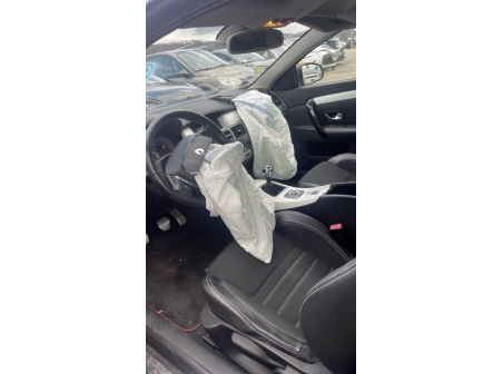Vehicule-RENAULT-LAGUNA%203%20PHASE%201%20COUPE-2012-1d22d81c4d7d18378a2472d9cd599fe77c566177c93723a7591a0b94a8020d25_m.jpg