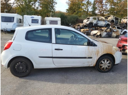 Vehicule-RENAULT-CLIO%203%20PHASE%202-2012-906e8c320d9ac2b1dcdd396f6100e0cf2be4b2bf96d8557d8beb1419a3b8942a_m.jpg