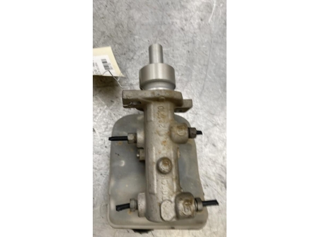111175321-21e04143-fdd0-40b9-9987-13d336c77cfa-Piece-Maitre-cylindre-freinage-CITROEN-BERLINGO-1-PHASE-2-76209d54844f22df8b43cc17bd6a7546fe2f590a05020fdfeac3dfed983e2b3e_m.jpg