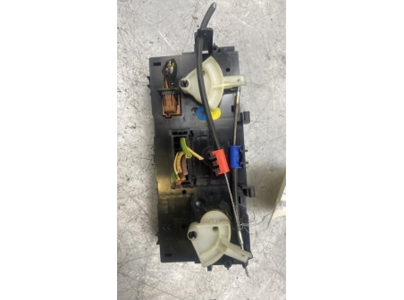 111207152-03703947-5ea8-4550-ac7b-6cec187cfc5f-Piece-Commande-chauffage-CITROEN-C3-2-PHASE-1-a045254a77f0df9cdf1587d1560869473a9149a2e4ad46cad978f73a52f0fbee_m.jpg