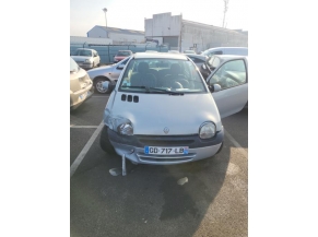 Vehicule-RENAULT-TWINGO%201%20PHASE%203-2003-296502dcc5d09dcff877febf0632e8b9e87f76d537aed6f1a20411dd1258ae3f_m.jpg