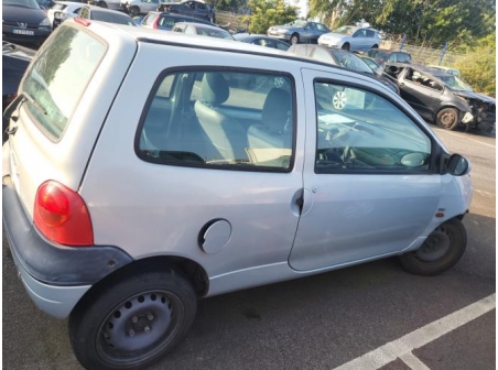 Vehicule-RENAULT-TWINGO%201%20PHASE%203-2003-4573309d51a3fcb6f5f510f1851163b95cbb8a164b4e0743b61d6720b5a5b4ee_m.jpg
