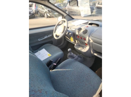 Vehicule-RENAULT-TWINGO%201%20PHASE%203-2003-c6aa7acb858419bb6323846e393da087b34e8a1a98563cd3e9fd41d5c6106805_m.jpg