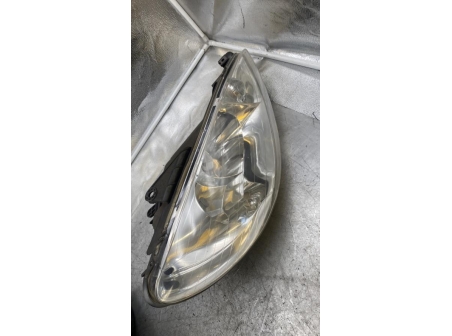 111237228-fdabde69-b9c3-428f-899d-d0cc811f3435-Piece-Optique-avant-principal-droit-feuxphare-PEUGEOT-206-PHASE-2-e508e54716aa446ac04ba4fc64ed839816a0313f03dc008c9bd38e0b9b35f828_m.jpg