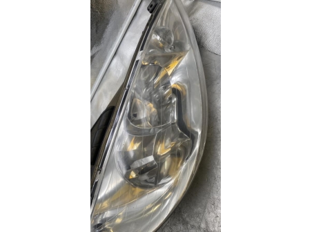 111237228-c0707405-ef69-4f38-ad6f-dbd40b39f99a-Piece-Optique-avant-principal-droit-feuxphare-PEUGEOT-206-PHASE-2-92b2e4e4b23b653f48f40ccbdb211b10c67f796abe8abbbd78fcf7e5849eb7bb_m.jpg