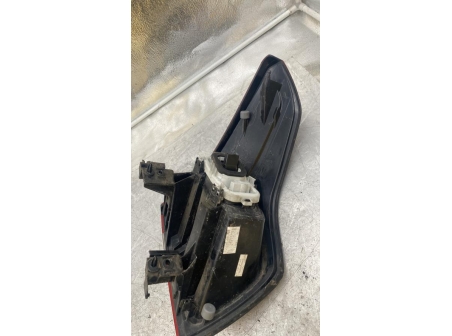 111263761-4fc5baa8-48cb-440b-b660-7b3ea5285e52-Piece-Feu-arriere-principal-gauche-feux-6350LQ-CITROEN-C4-PICASSO-1-3f8f425c87af40d3a2cfbab921560545523c5cfff596463e293917c83a9a75bc_m.jpg