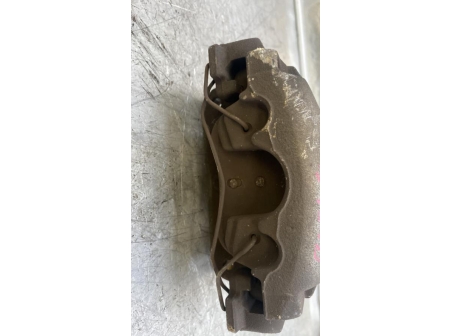 111273189-1e2867cc-ca63-4e2b-8a8a-0e702d6a1aed-Piece-Etrier-avant-gauche-freinage-RENAULT-13a077d4458252f19ed066911fa7806e59bd79a0a1a276bee1ff807038391e9c_m.jpg