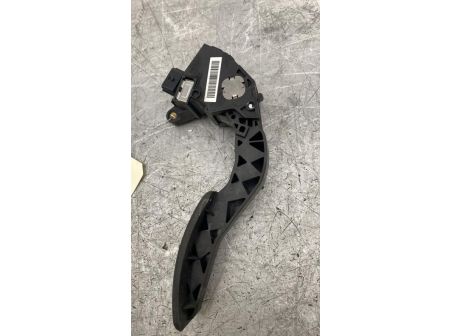 111273350-255f5281-8d7f-4ddc-812e-c1e40c99115c-Piece-Pedale-daccelerateur-RENAULT-fd465ea82cbd8f9fa223074a458caa9feb5e74b1862043efe198d1d55f6d7f5d_m.jpg