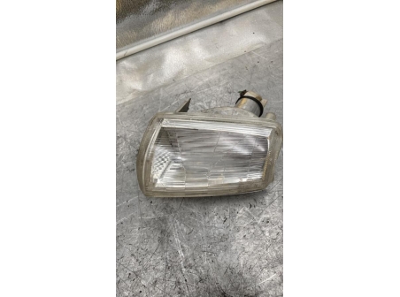 111292615-ac102f2e-7a53-40a3-b318-9567b7a1cd85-Piece-Repetiteur-clignotant-avant-droit-Feux-632524-PEUGEOT-205-PHASE-2-41ff419d6b9ee86b04183558f27ad6d6a702e4cf680b104dd43a45683efebdab_m.jpg