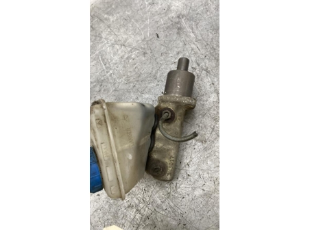 111292772-fc7e5313-8fb8-480b-a779-f3bca2637b70-Piece-Maitre-cylindre-freinage-PEUGEOT-205-PHASE-2-2310bd7d0f37a3836b3e6f81437127a20385f7cc549232c9bf4281f5f06aba22_m.jpg