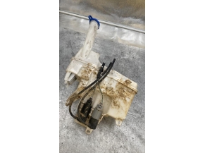 111337404-ff04af79-27d3-44d2-bb6c-d4e038b2f179-Piece-Vase-de-lave-glace-853150H030-TOYOTA-AYGO-2-PHASE-2-bff0494c5e989a1c23479981912f6191ee9d16ce4185f9ecbf617d424376b553_m.jpg 2