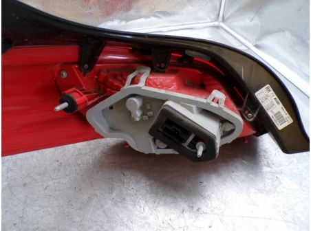 111473688-623e722e-1636-4b71-8103-01dc82deb3b2-Piece-PEUGEOT-7311466f3e68b32ebffabbe7795d87da287c45507178cb10c4e6bd1886ebb02e_m.JPG