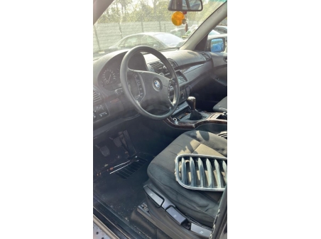 Vehicule-BMW-X5%20E53-2004-09cbb2f105094c612a095107bb668b36436a142bd68019515f0a010ab4613442_m.jpg